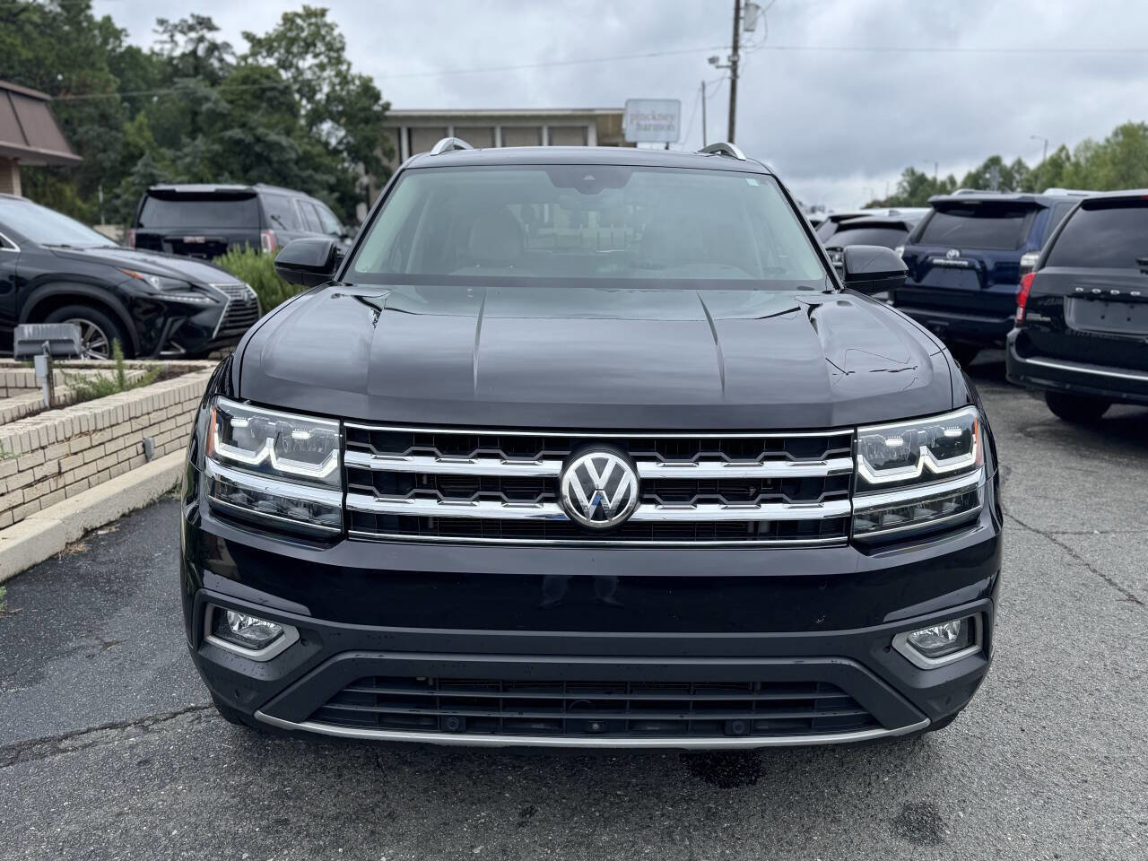 Used 2018 Volkswagen Atlas SEL Premium image 2