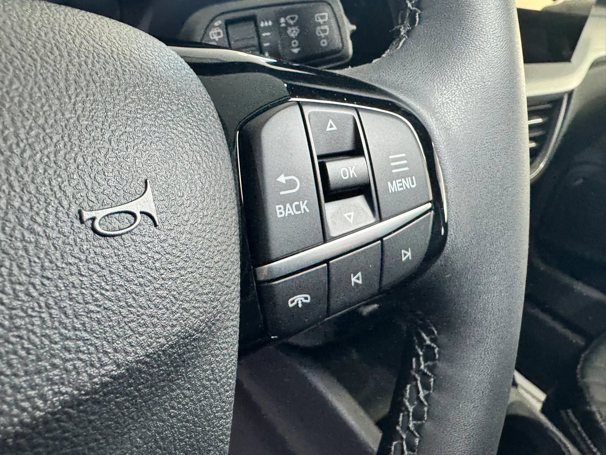 Used 2023 Ford Escape Platinum w/ Premium Technology Package AWD/4WD image 27