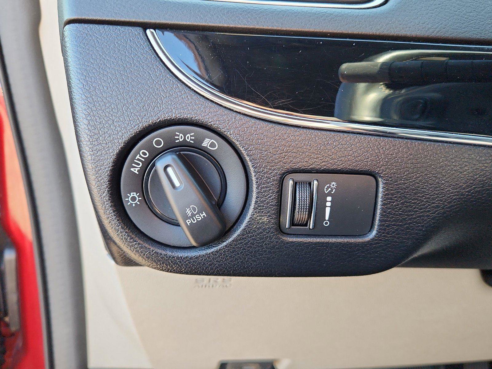 Used 2019 Dodge Grand Caravan SXT FWD image 19