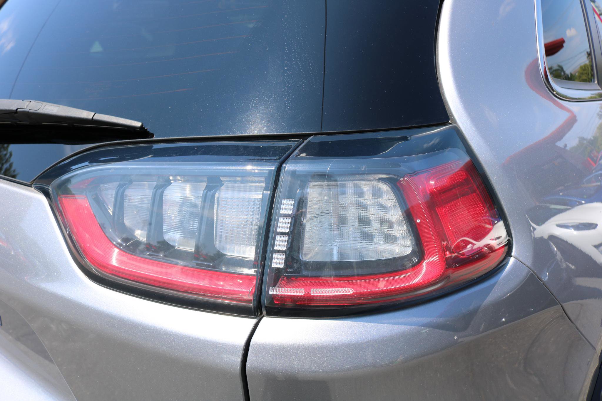 Used 2020 Jeep Cherokee Limited image 9