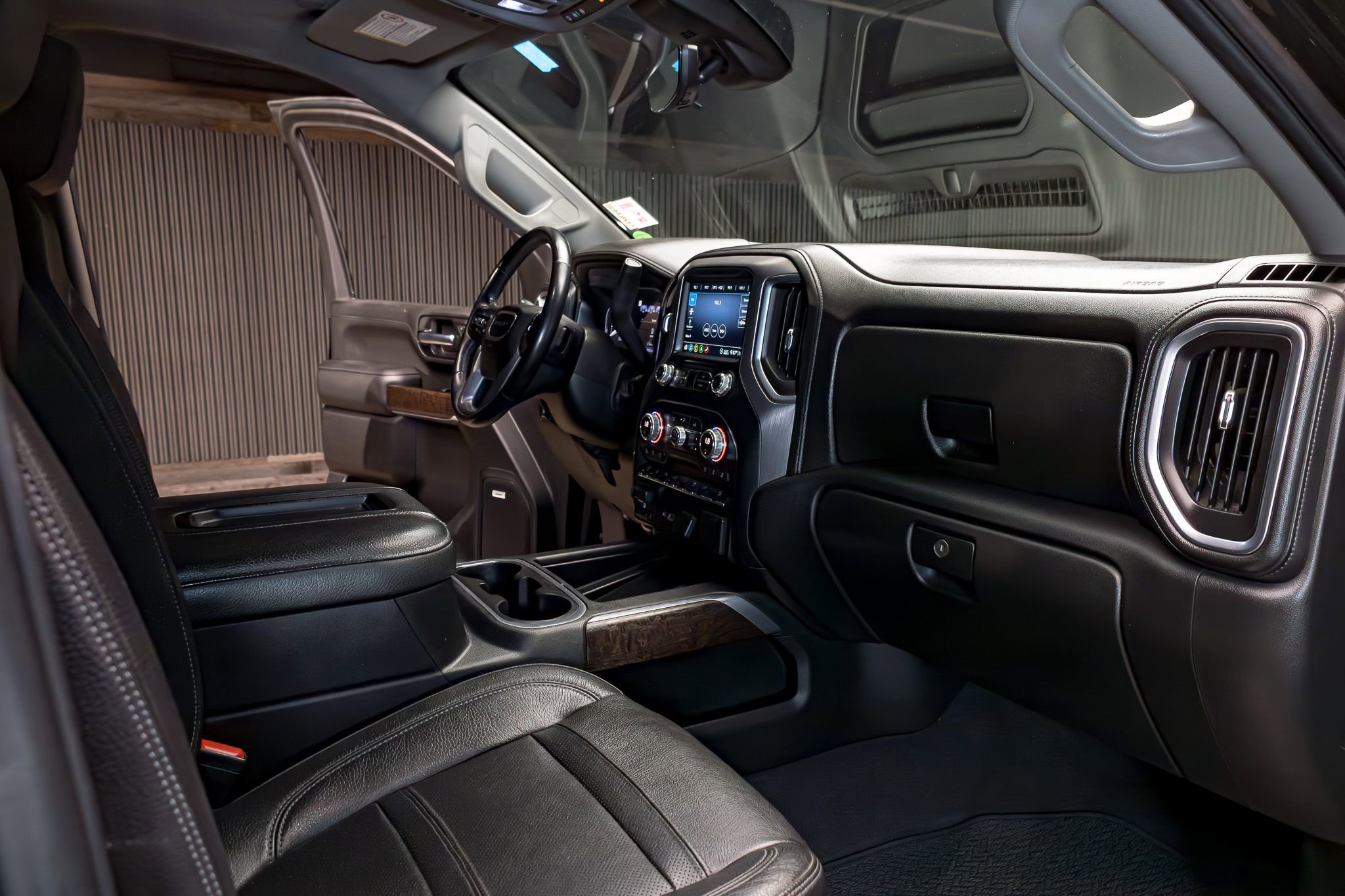 Used 2020 GMC Sierra 3500 Denali w/ Denali Ultimate Package image 19