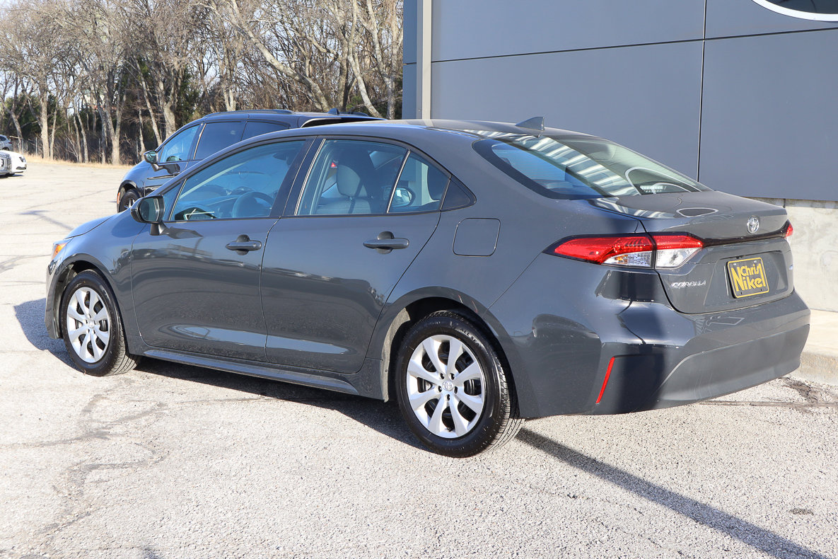 Used 2025 Toyota Corolla LE FWD image 6
