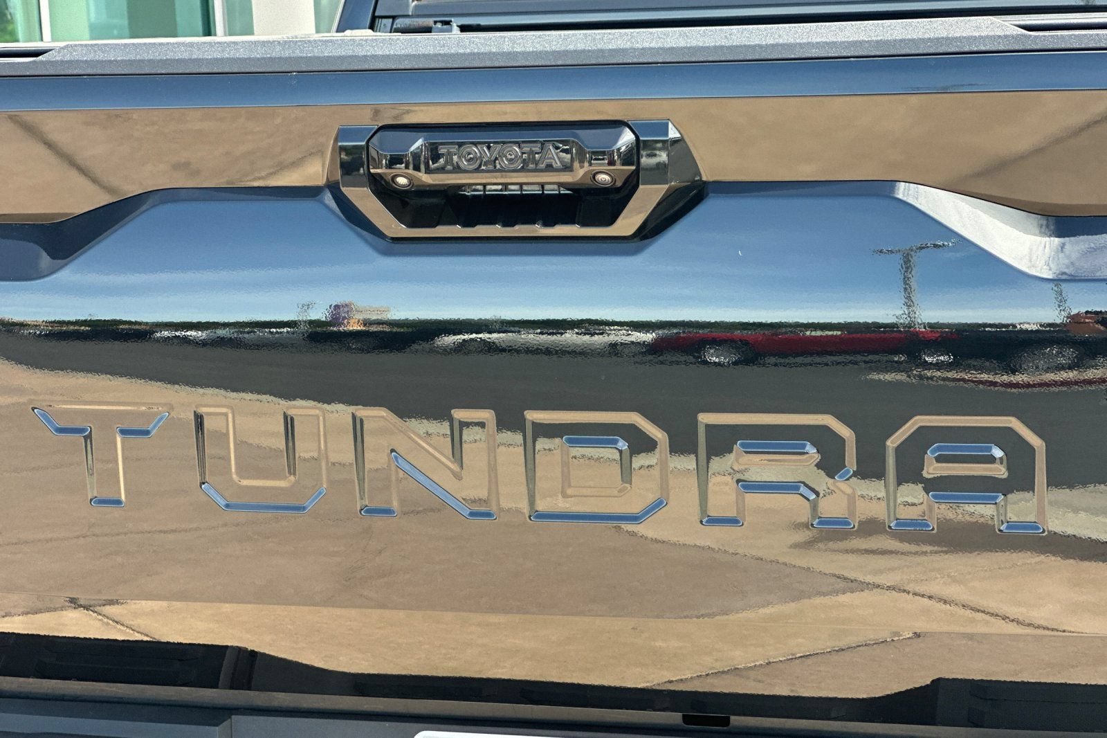 Used 2024 Toyota Tundra Limited w/ TRD Off-Road Package AWD/4WD image 32