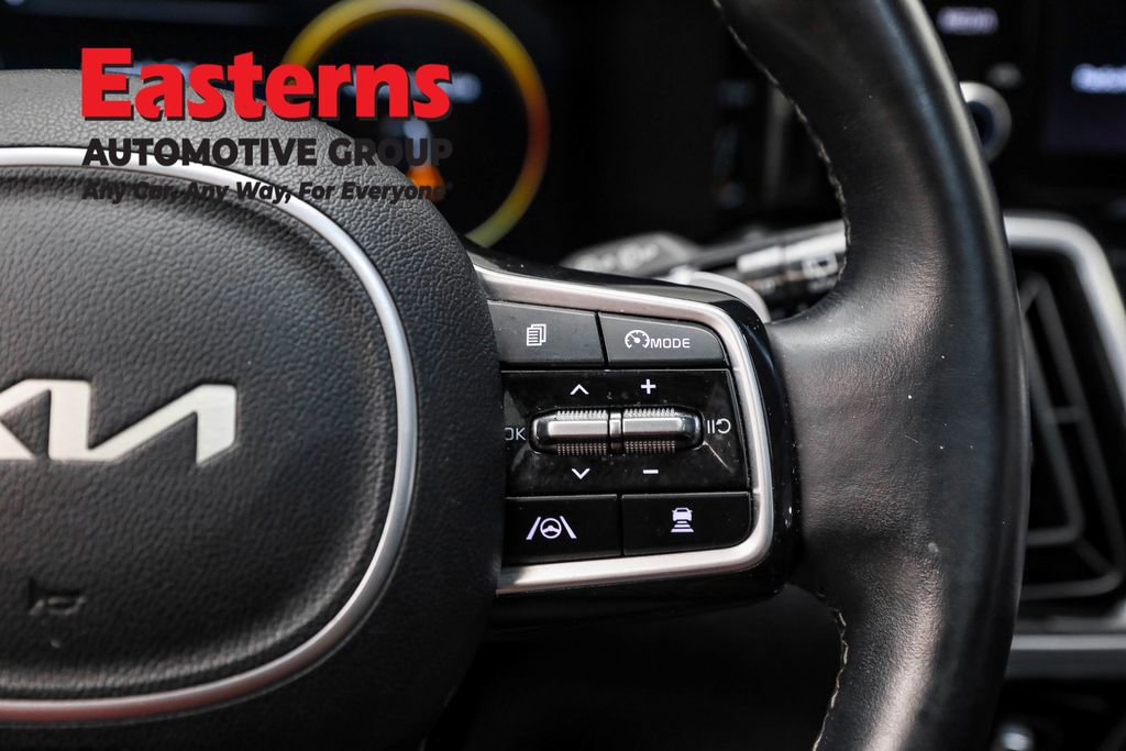 Used 2022 Kia Sorento SX image 16