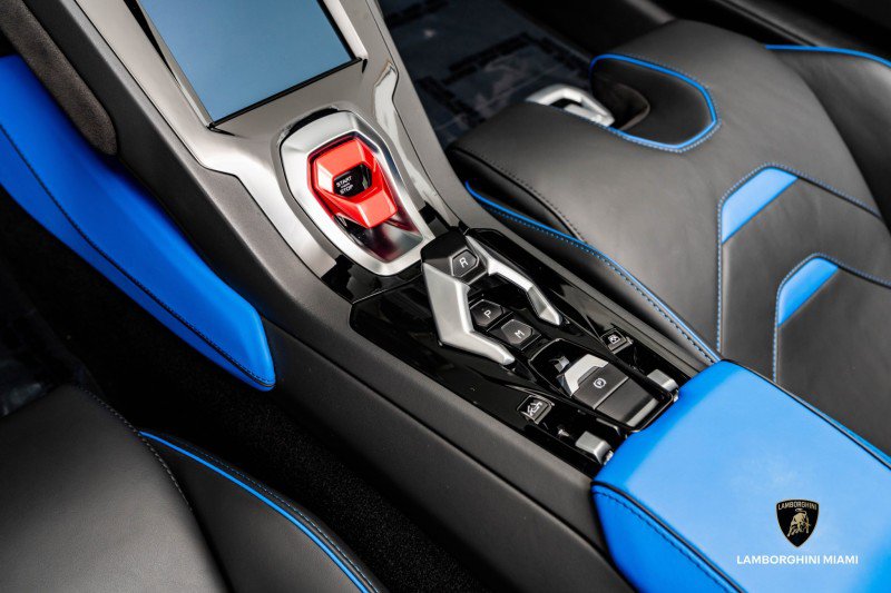 Used 2022 Lamborghini Huracan EVO image 41