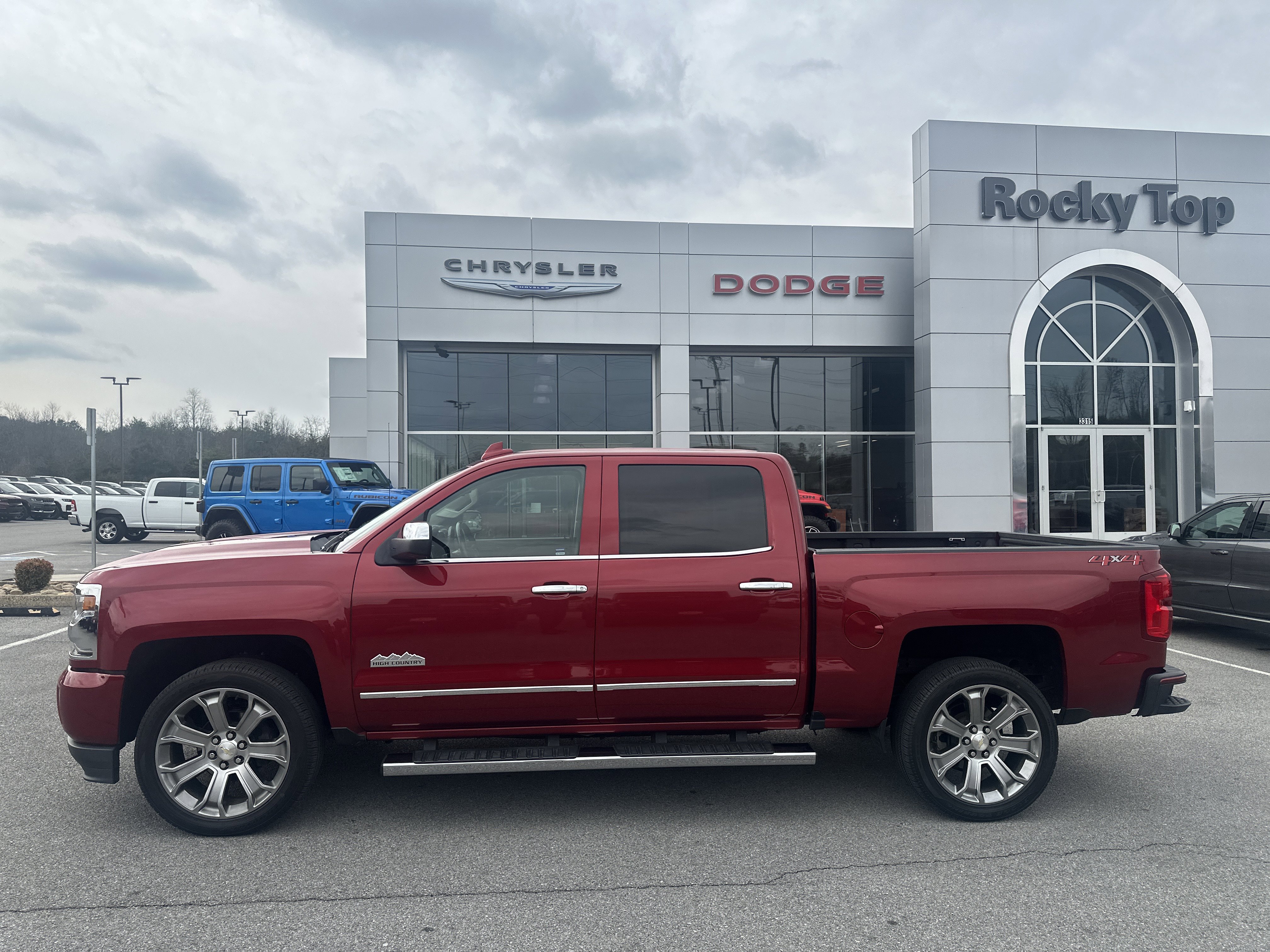 Used 2018 Chevrolet Silverado 1500 High Country image 1