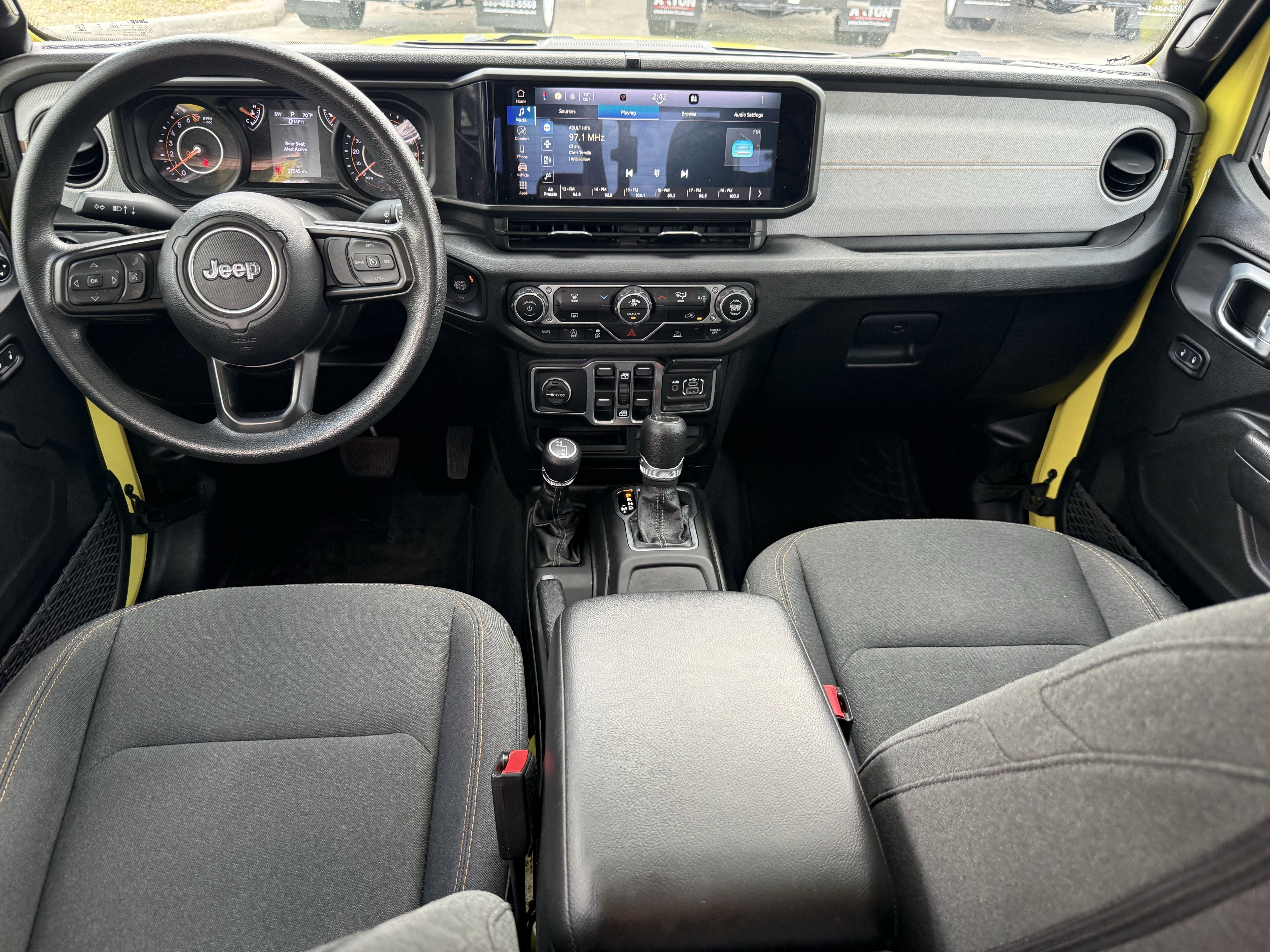 Used 2024 Jeep Gladiator Sport AWD/4WD image 14