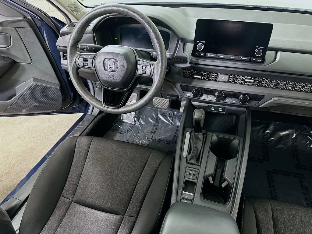 Used 2025 Honda Accord SE image 17