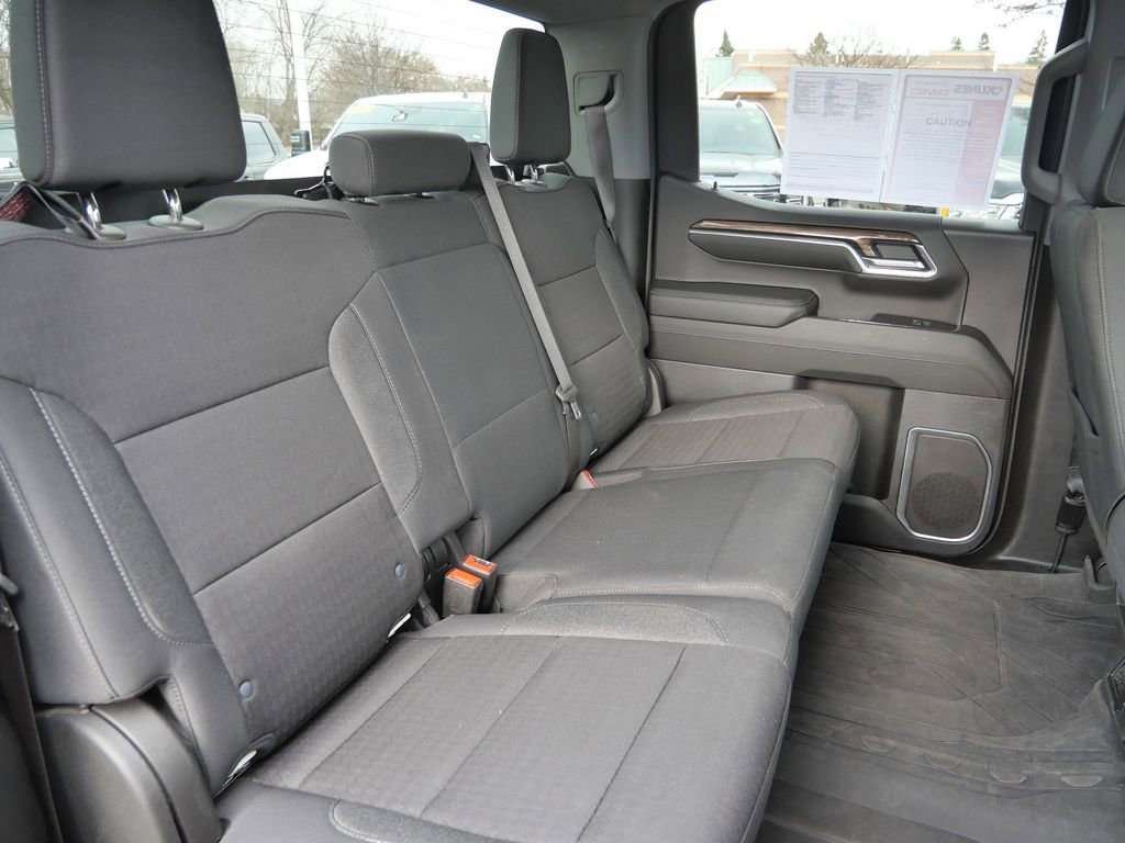 Used 2023 Chevrolet Silverado 1500 RST w/ Redline Edition AWD/4WD image 19