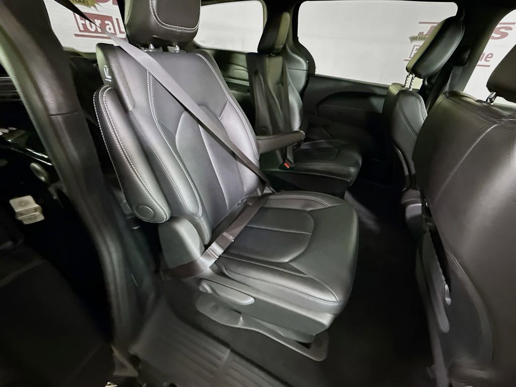 Used 2025 Chrysler Pacifica Select FWD image 31