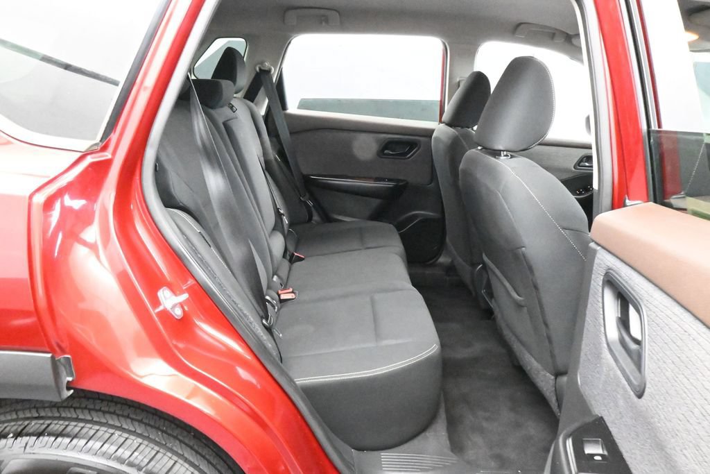 Used 2023 Nissan Rogue S FWD image 34