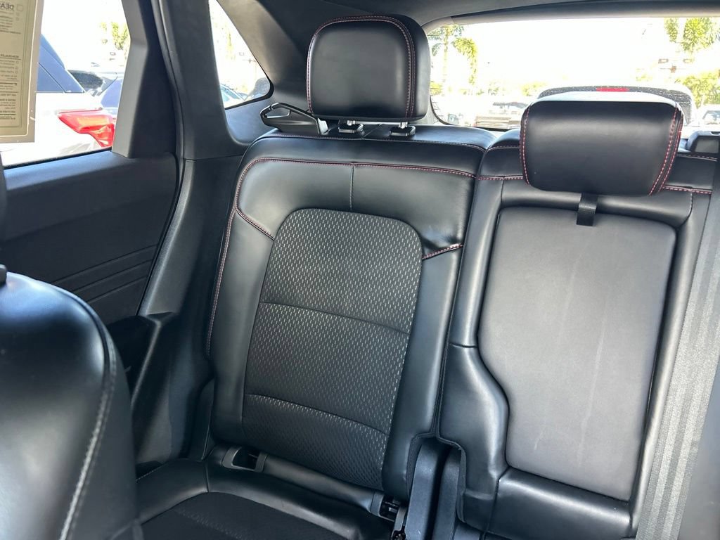 Used 2025 Ford Escape ST-Line Select AWD/4WD image 12