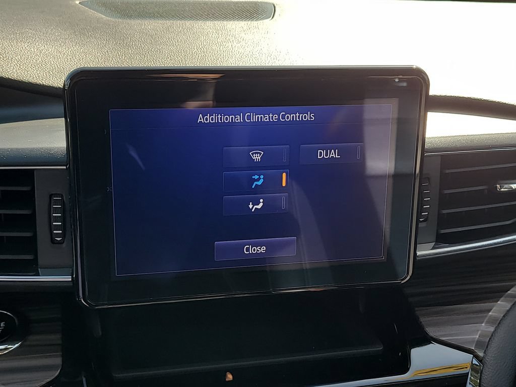 Certified 2024 Ford Explorer Limited RWD image 23
