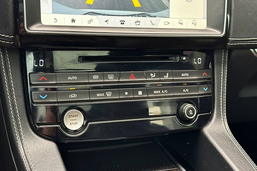 Used 2017 Jaguar F-PACE S AWD/4WD image 22