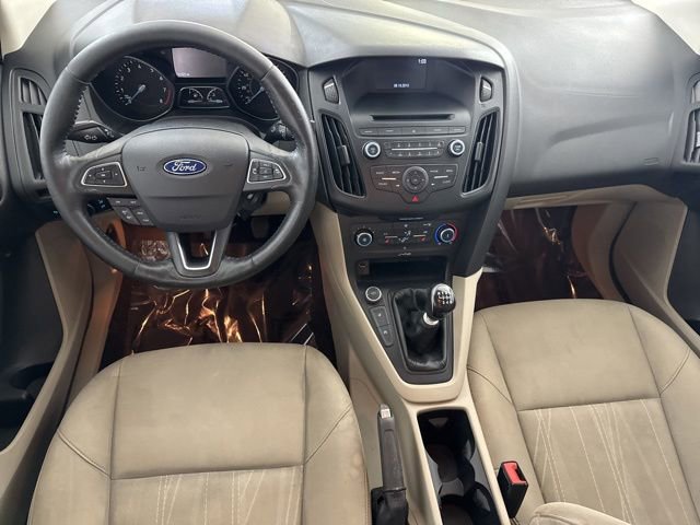 Used 2015 Ford Focus SE w/ SE Cold Weather Package image 24