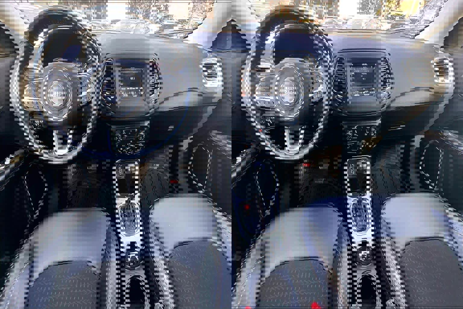 Used 2020 Jeep Compass Latitude image 15