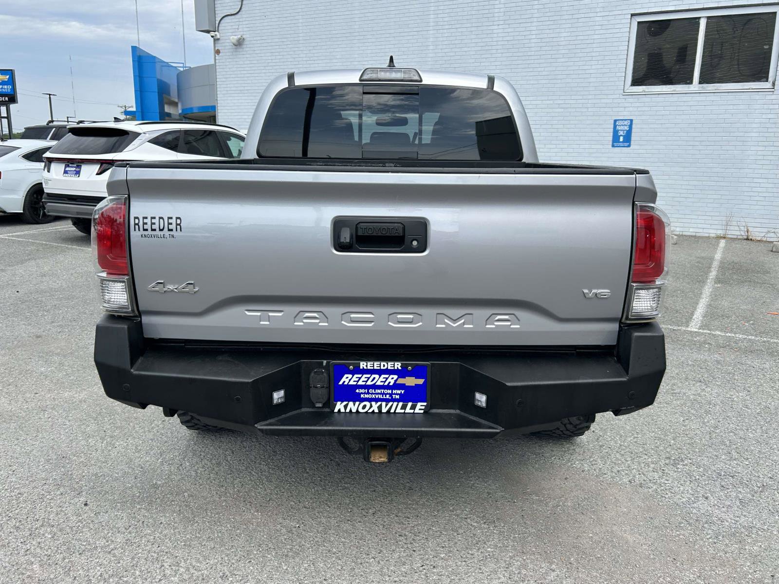 Used 2017 Toyota Tacoma Limited w/ Tow Package AWD/4WD image 4