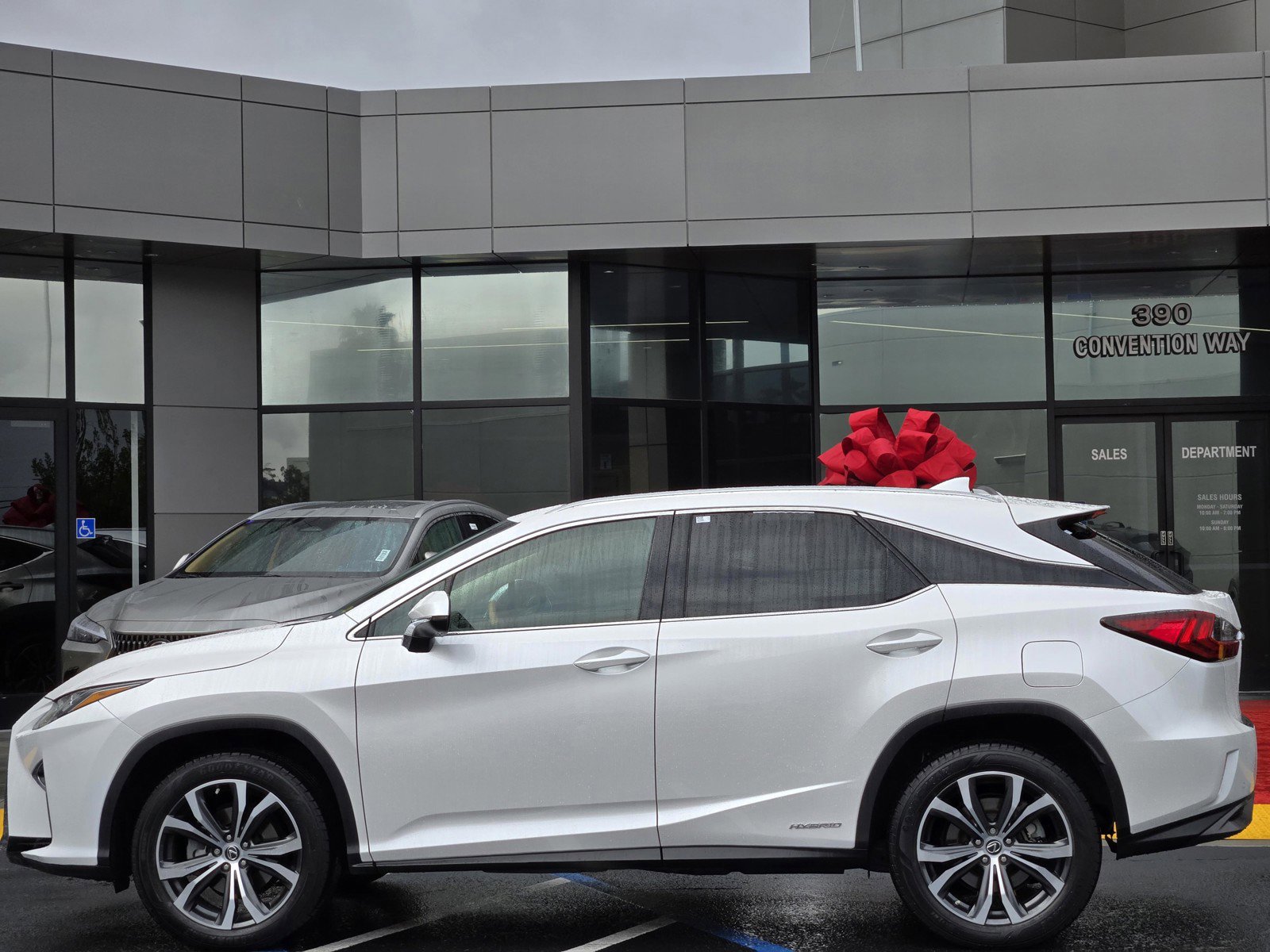 Used 2019 Lexus RX 450h AWD image 7