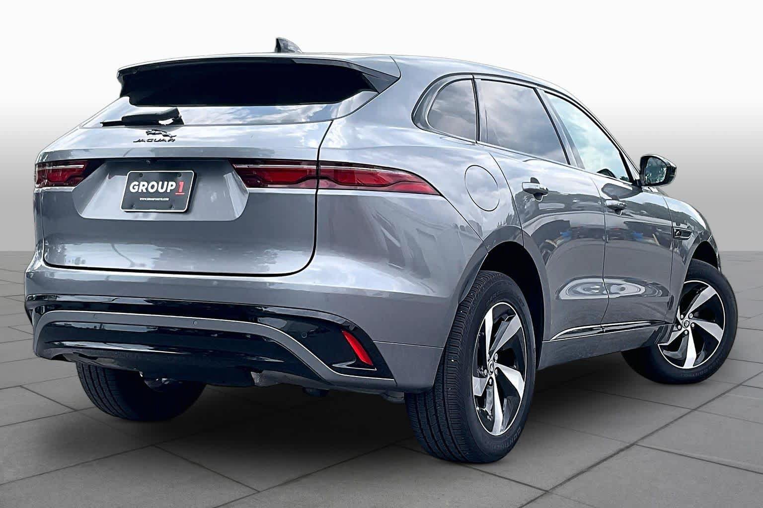 Used 2025 Jaguar F-PACE R-Dynamic S AWD/4WD image 12