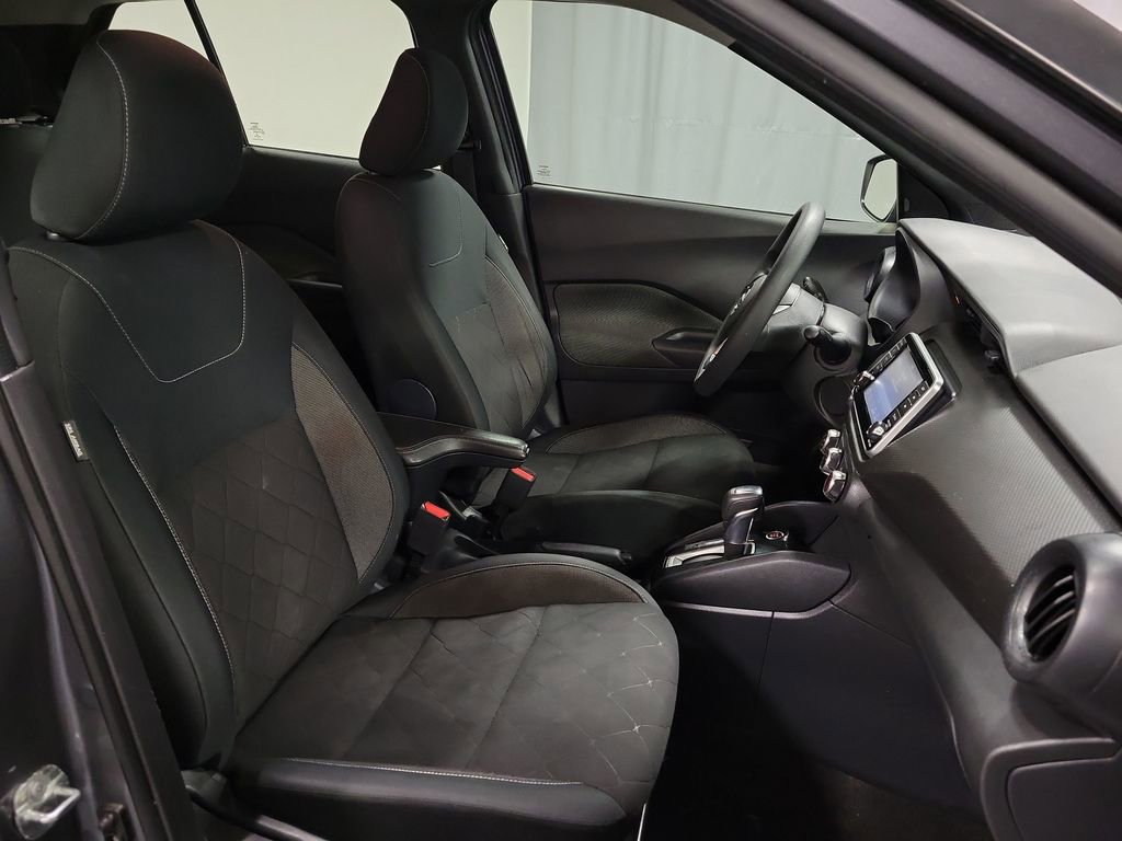 Used 2020 Nissan Kicks S image 25