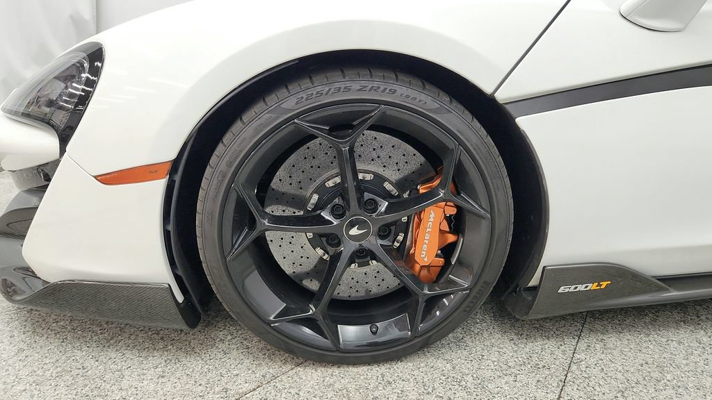 Used 2019 McLaren 600LT RWD image 15