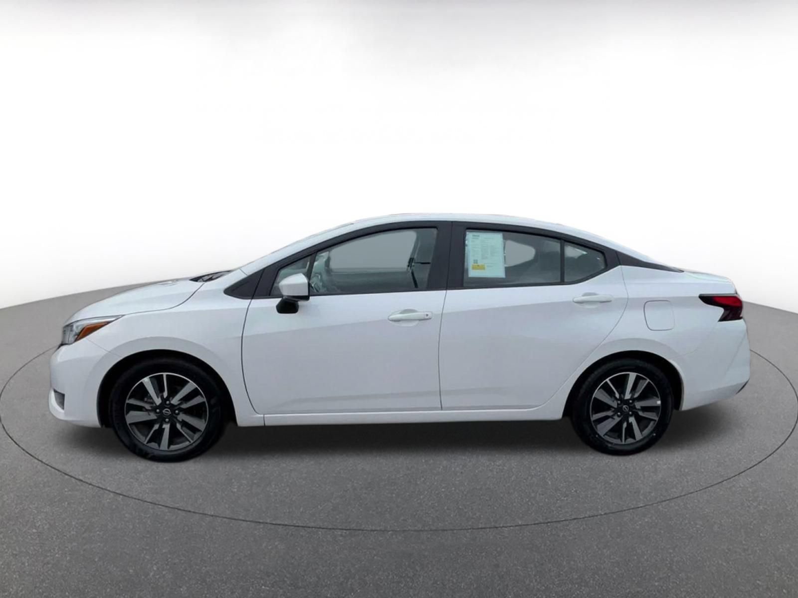 Used 2025 Nissan Versa SV FWD image 8