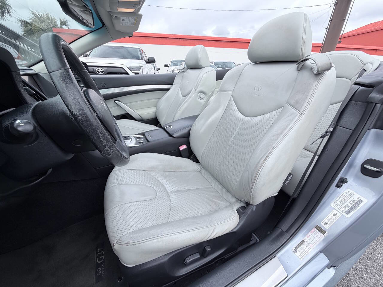 Used 2012 INFINITI G37 Convertible RWD image 12