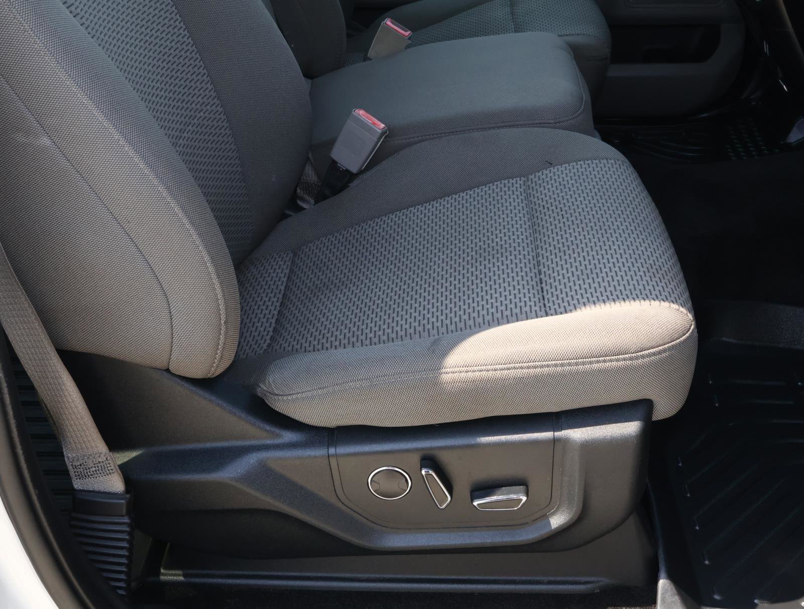 Used 2018 Ford F150 XLT w/ Equipment Group 302A Luxury RWD image 17