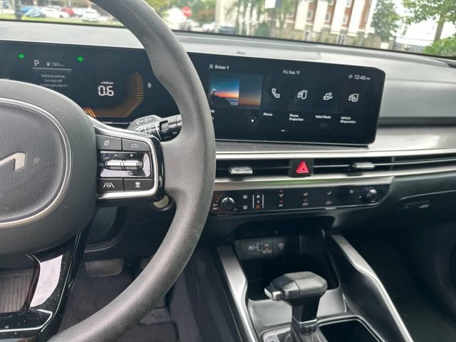 Certified 2025 Kia Sorento LX FWD image 39