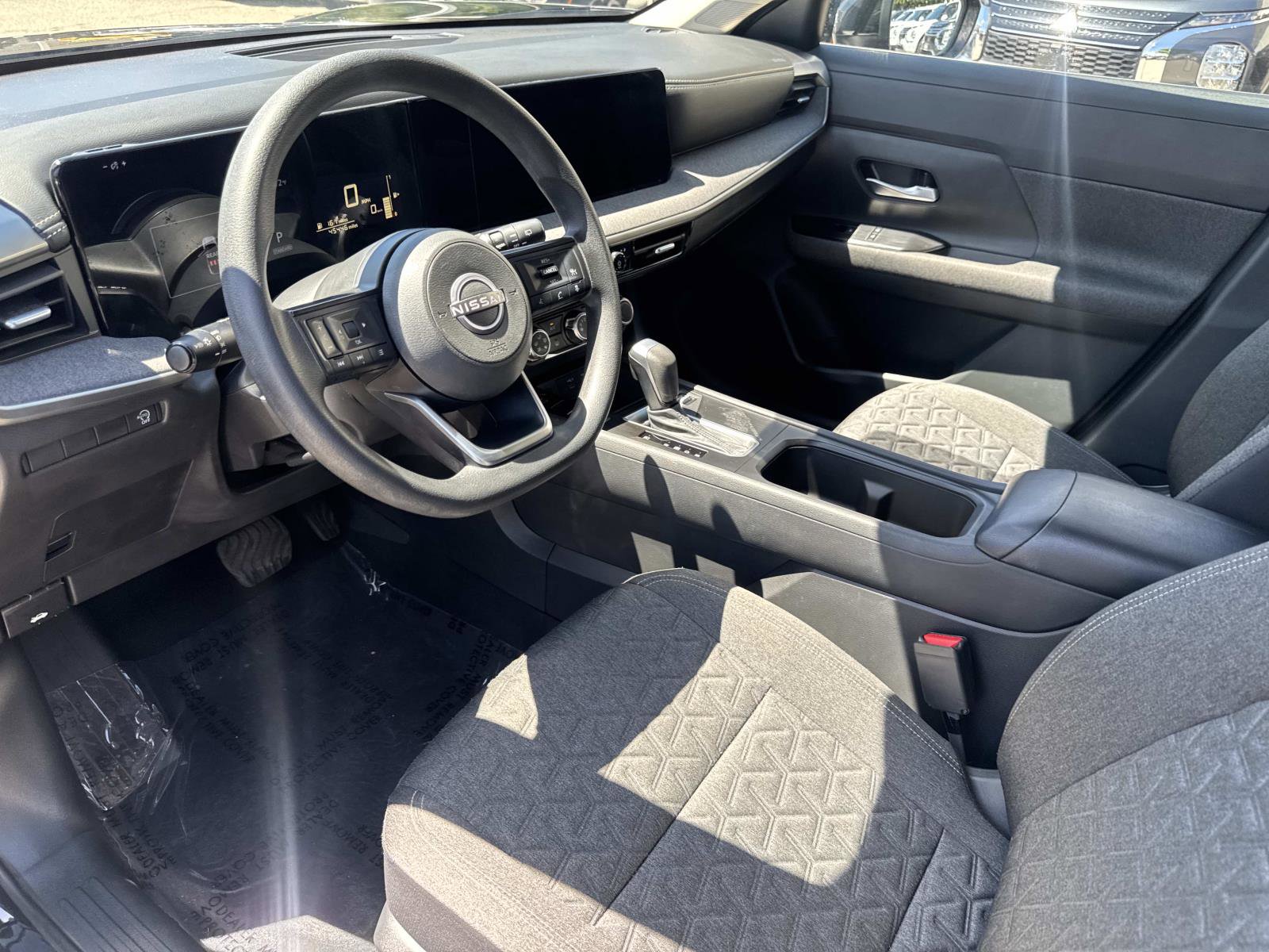 Used 2025 Nissan Kicks SV FWD image 13