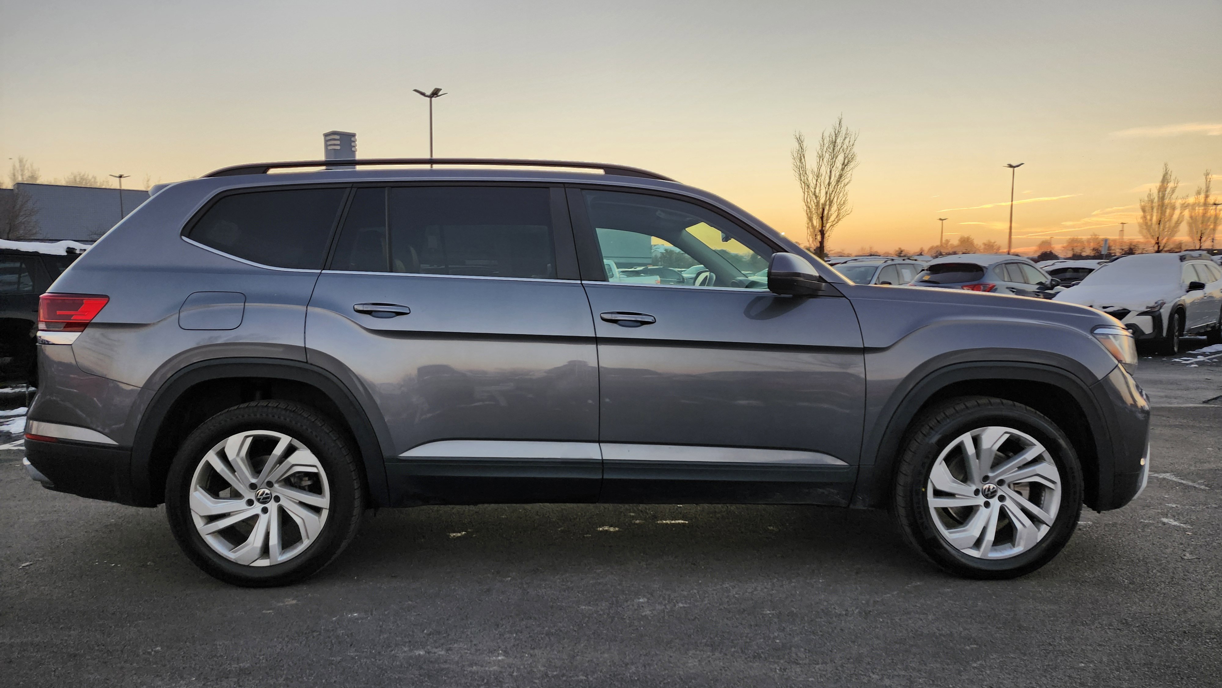 Used 2021 Volkswagen Atlas SE w/ Panoramic Sunroof Package image 18