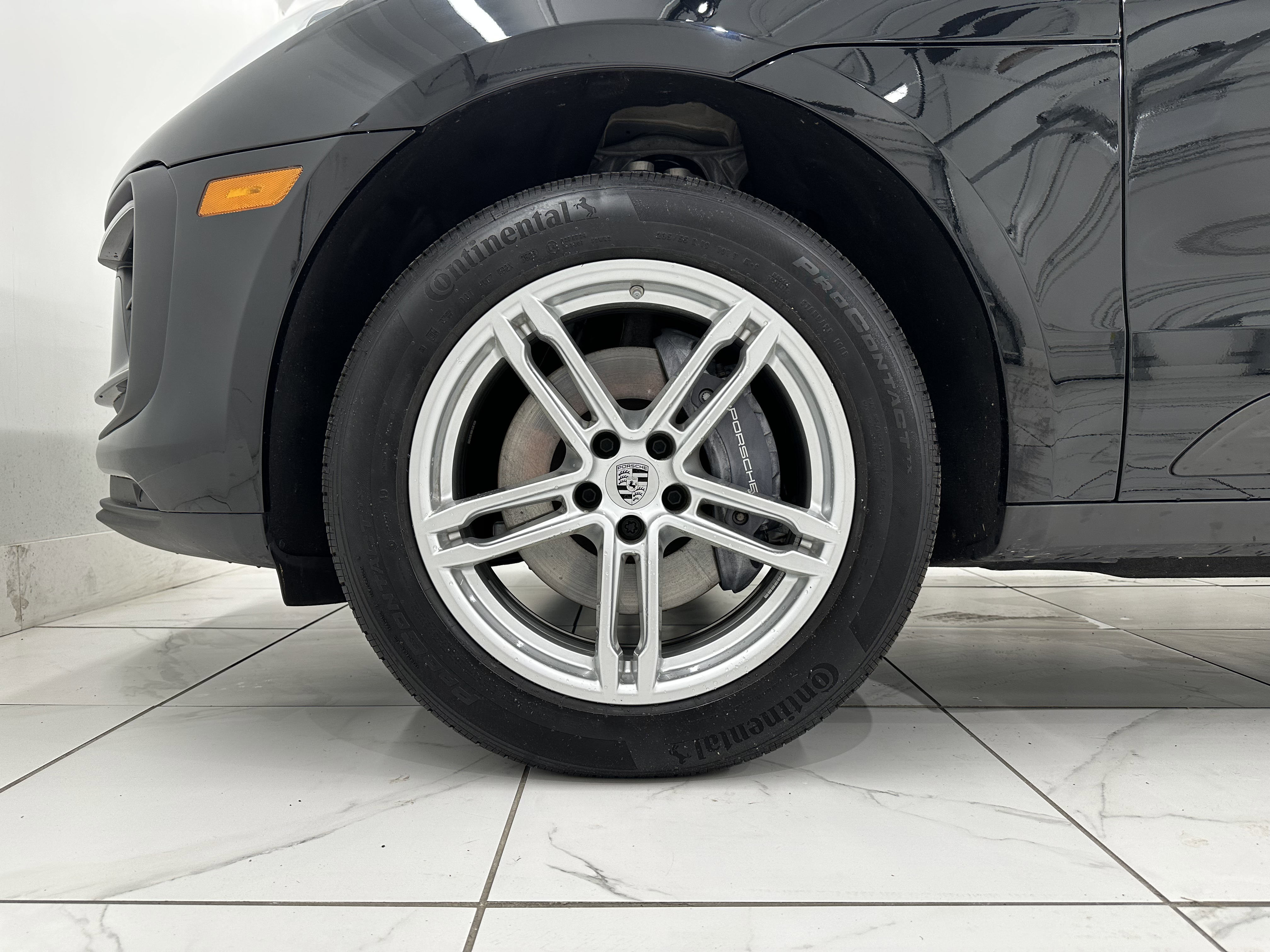 Certified 2024 Porsche Macan image 16