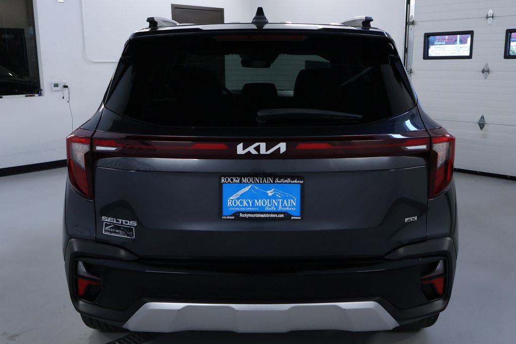 Used 2024 Kia Seltos SX w/ SX Sunroof Package image 6
