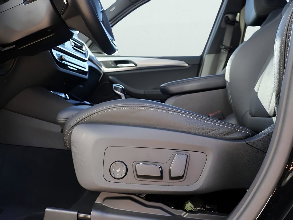 Used 2024 BMW X3 xDrive30i w/ Premium Package w/ZPA image 41