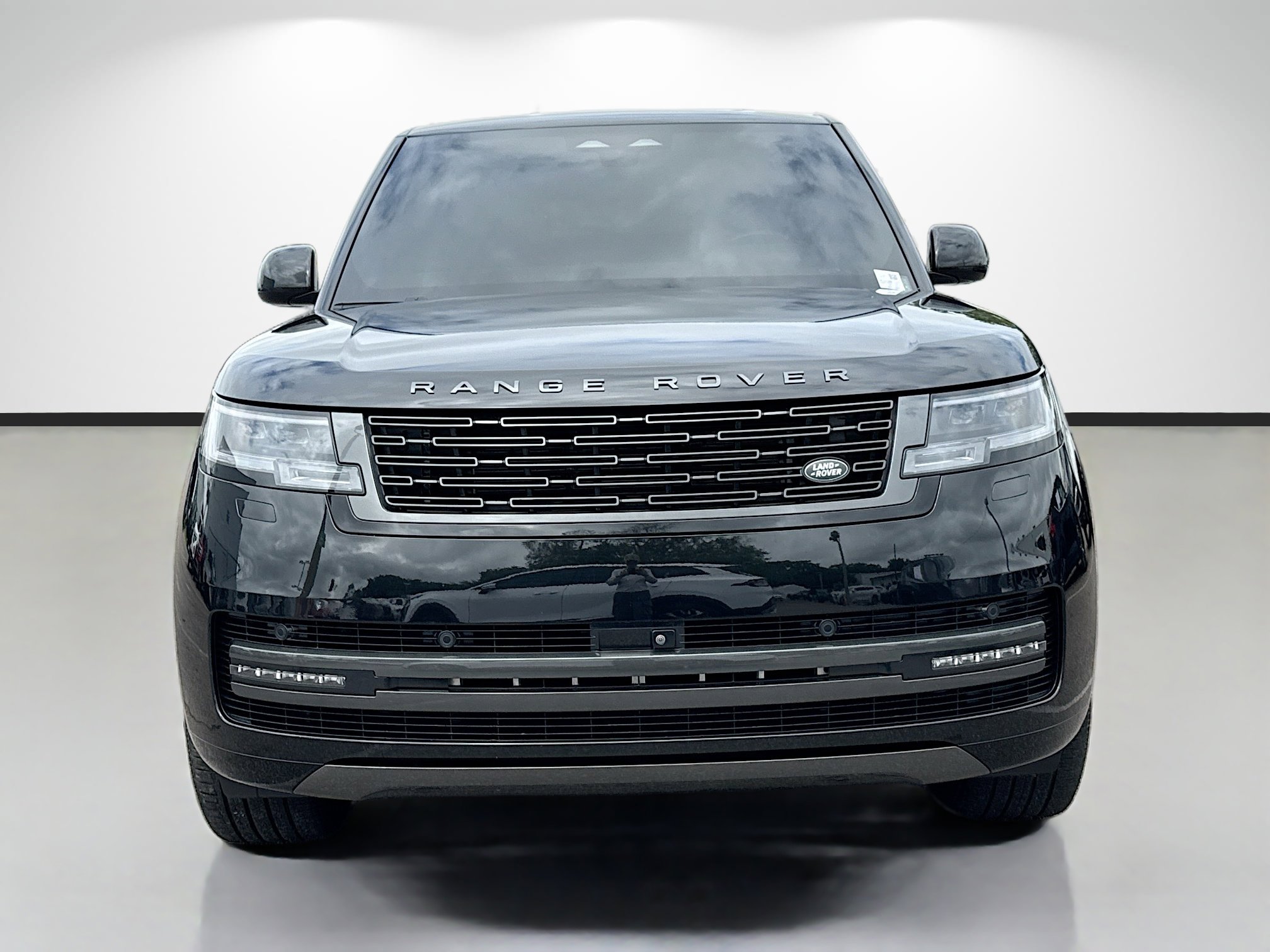 Used 2025 Land Rover Range Rover Long Wheelbase SE AWD/4WD image 8