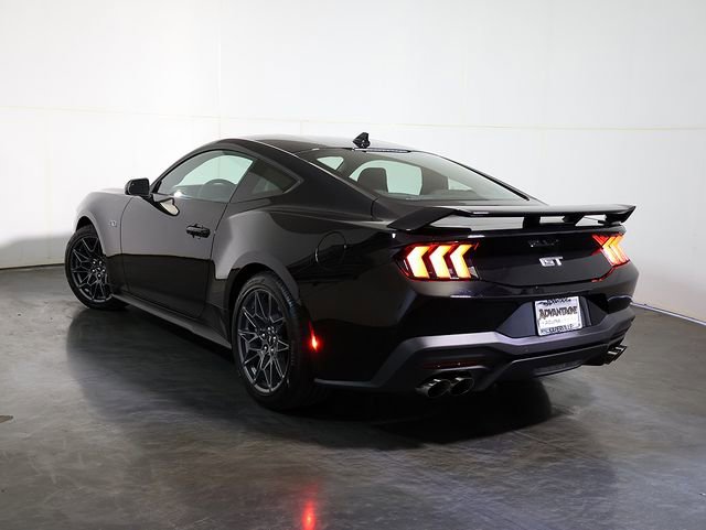 Used 2025 Ford Mustang GT Premium w/ GT Performance Package RWD image 2