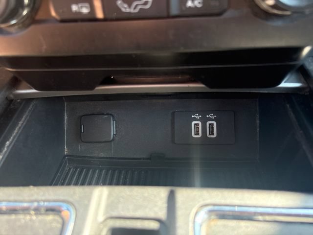 Used 2016 Ford F150 XLT w/ Equipment Group 302A Luxury AWD/4WD image 32