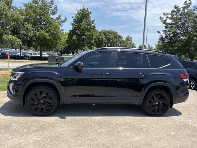 Used 2024 Volkswagen Atlas SE FWD image 11