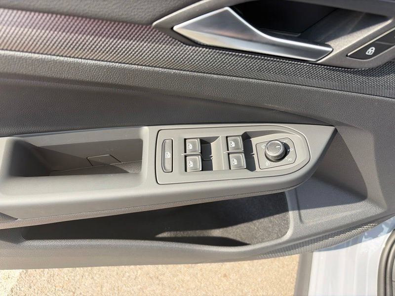 New 2026 Volkswagen GTI SE FWD image 22