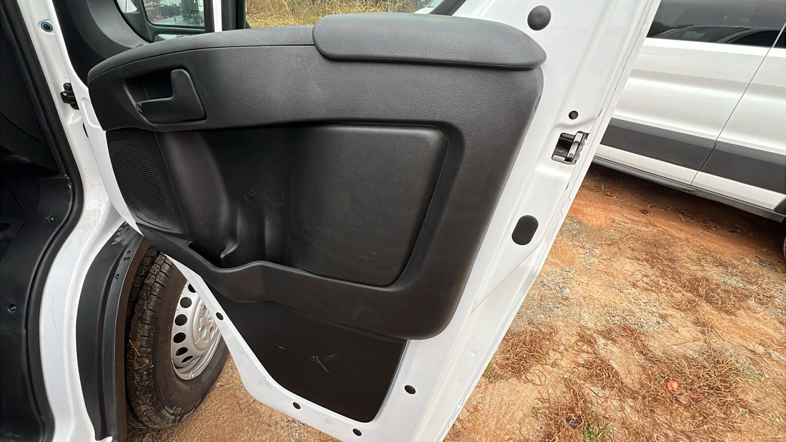 Used 2025 RAM ProMaster 2500 w/ Premium Convenience Group image 17