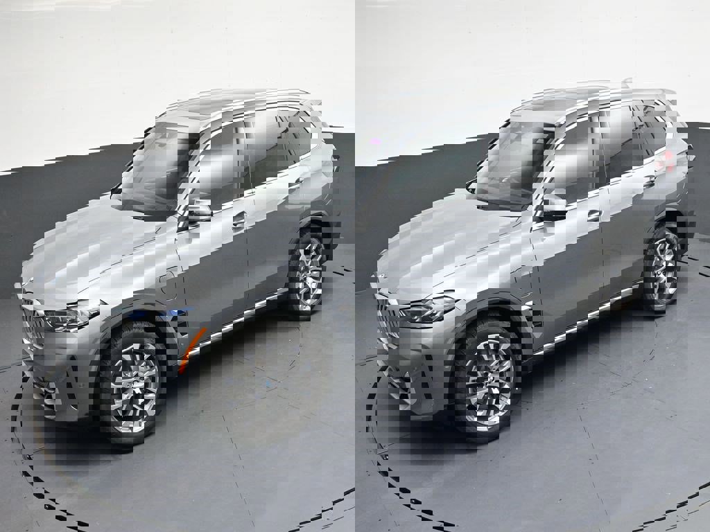 Used 2026 BMW X5 xDrive50e w/ Climate Comfort Package image 23