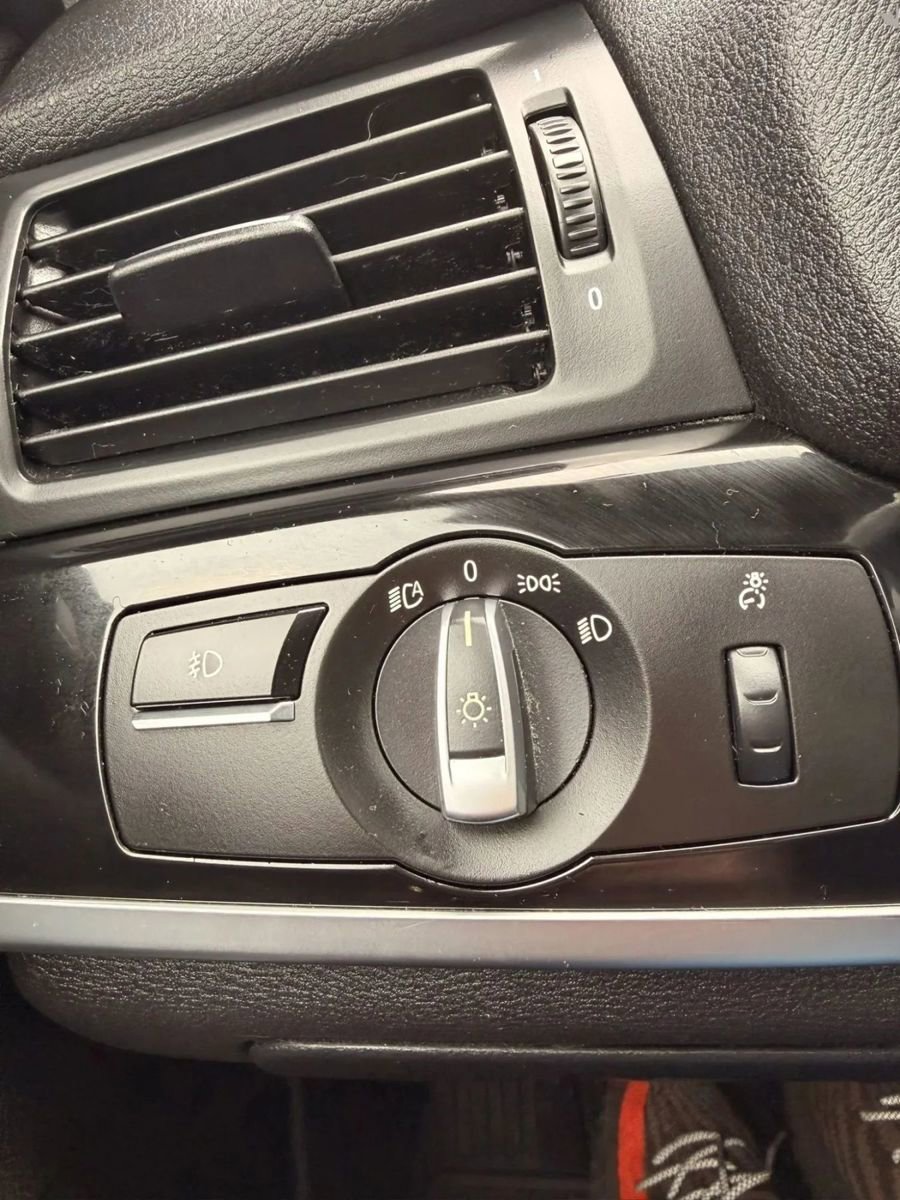 Used 2017 BMW X3 xDrive28i image 6