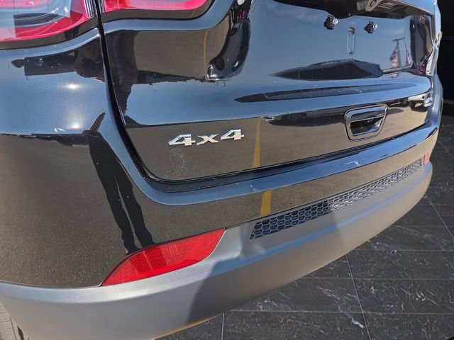 Used 2025 Jeep Compass Latitude w/ Sun & Sound Group image 38