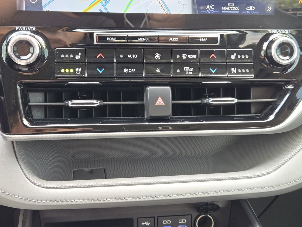 Used 2022 Toyota Highlander Platinum FWD image 21