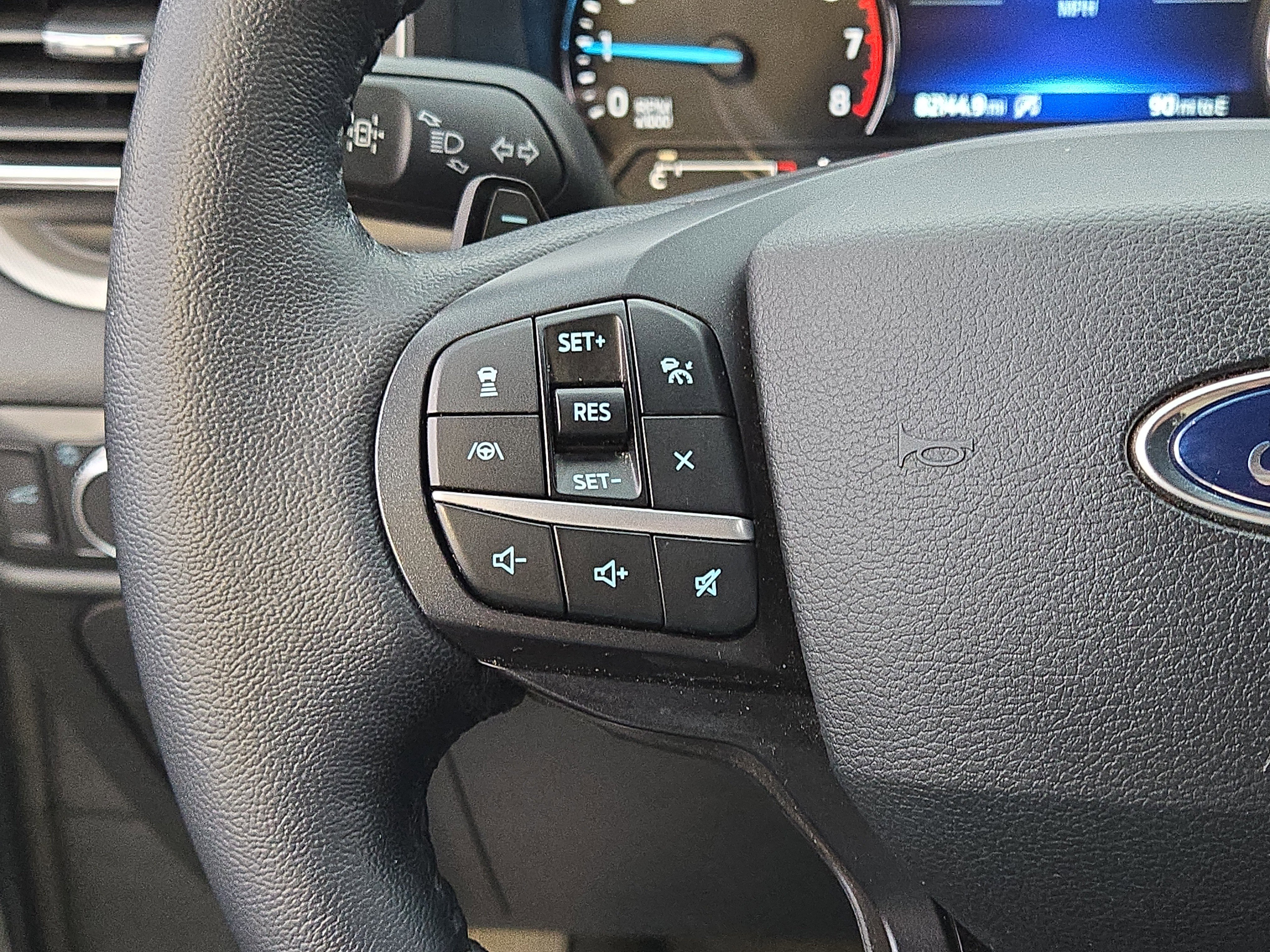 Used 2020 Ford Explorer XLT w/ Equipment Group 202A image 27