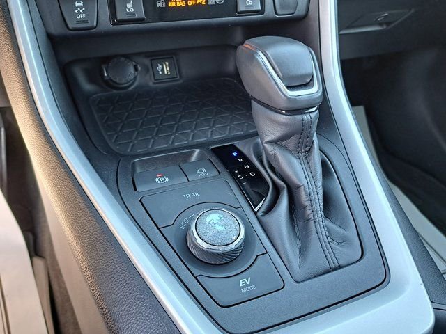 Used 2024 Toyota RAV4 XSE w/ Weather Package image 18