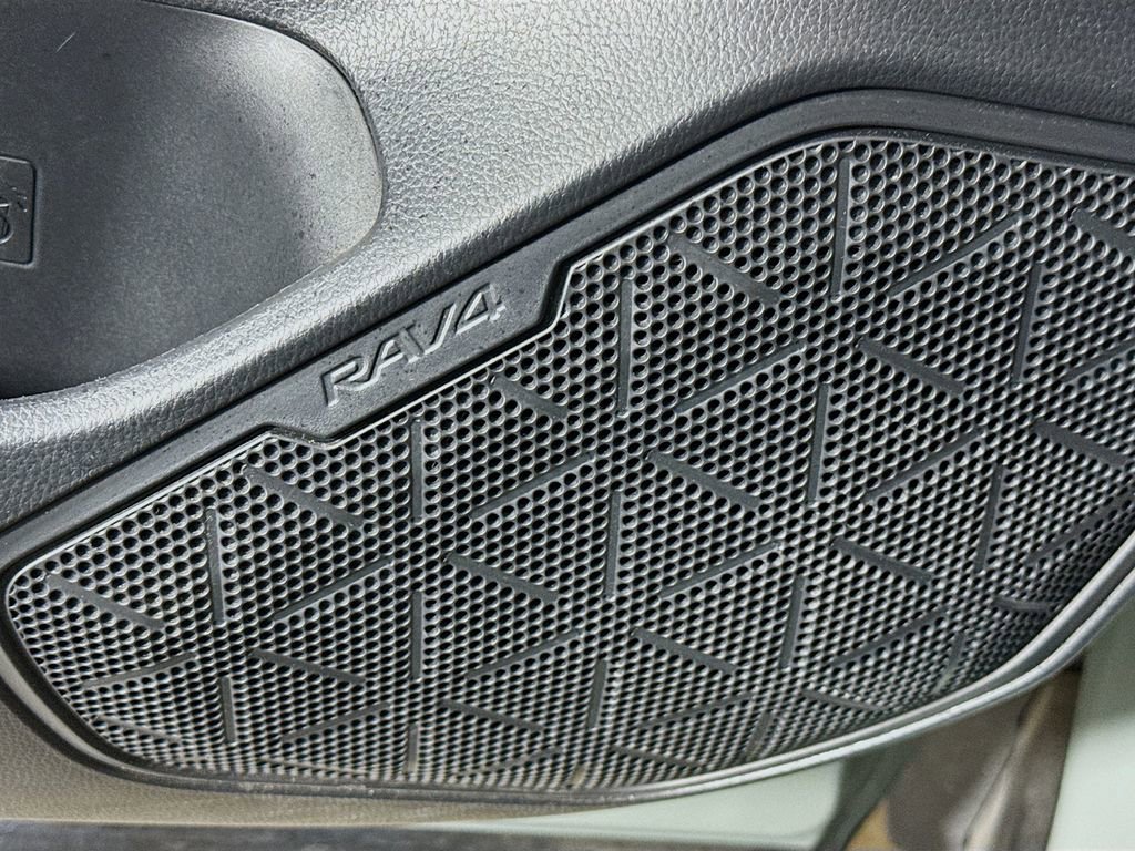 Used 2019 Toyota RAV4 XLE w/ Convenience Package image 20