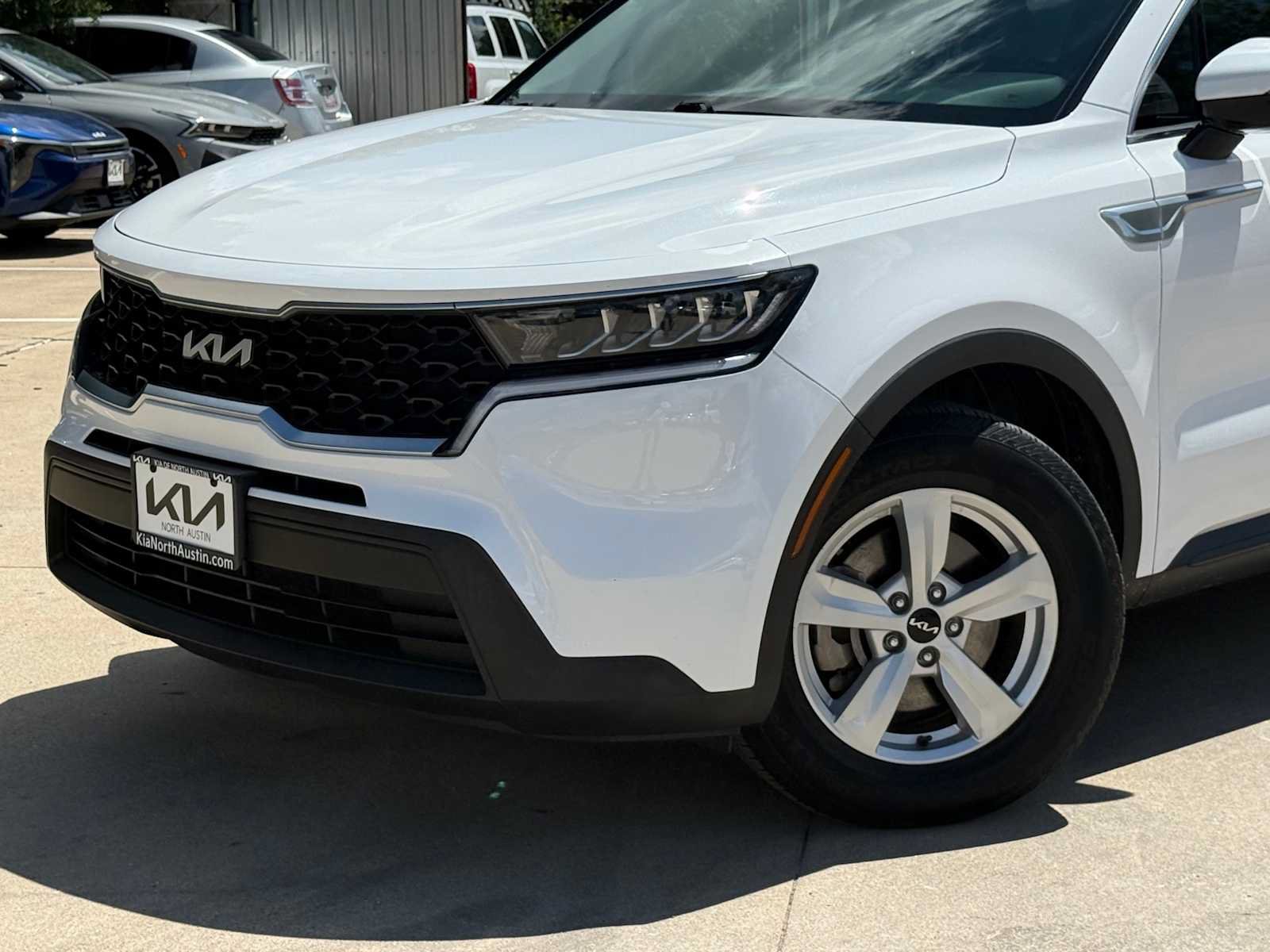 Certified 2023 Kia Sorento LX FWD image 2