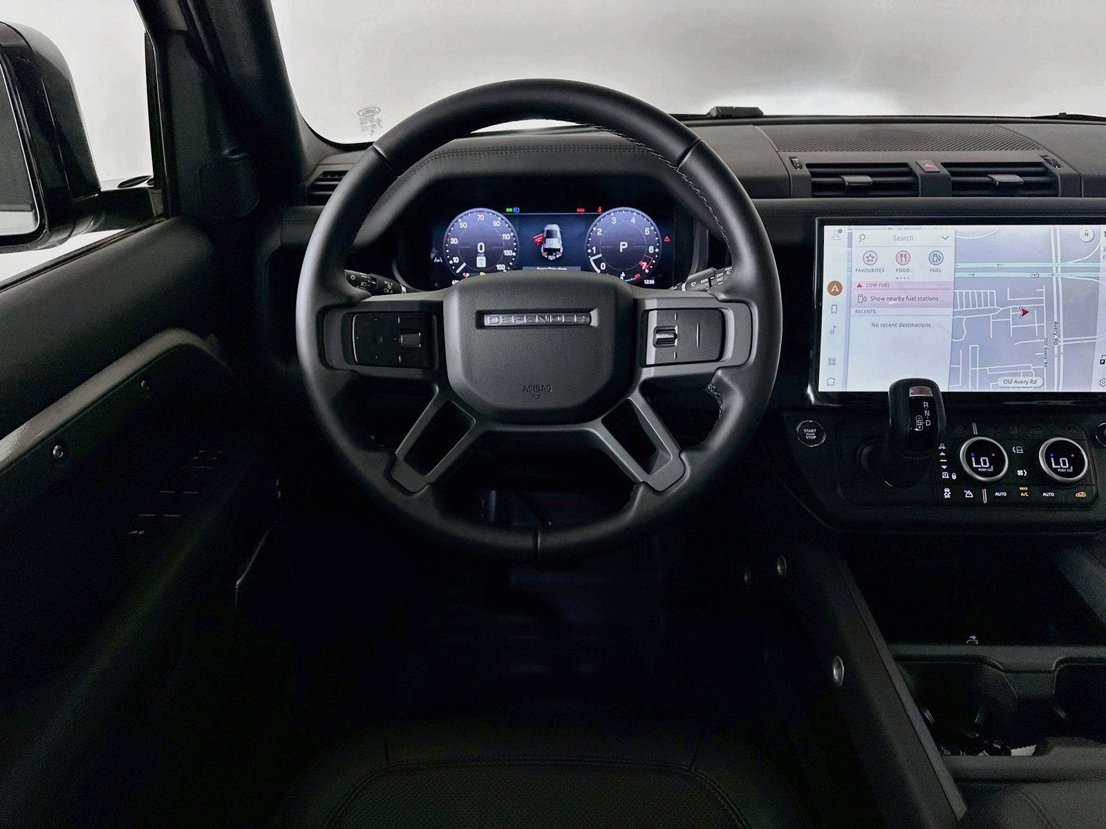 New 2026 Land Rover Defender 110 X-Dynamic SE AWD/4WD image 16