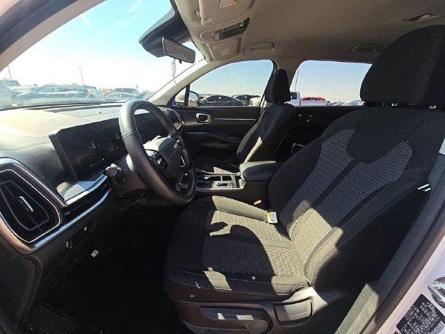 Certified 2026 Kia Sorento LX FWD image 9